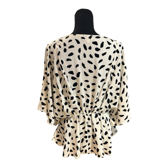 Umgee Black and White Patterned Blouse - Picture 4 of 5